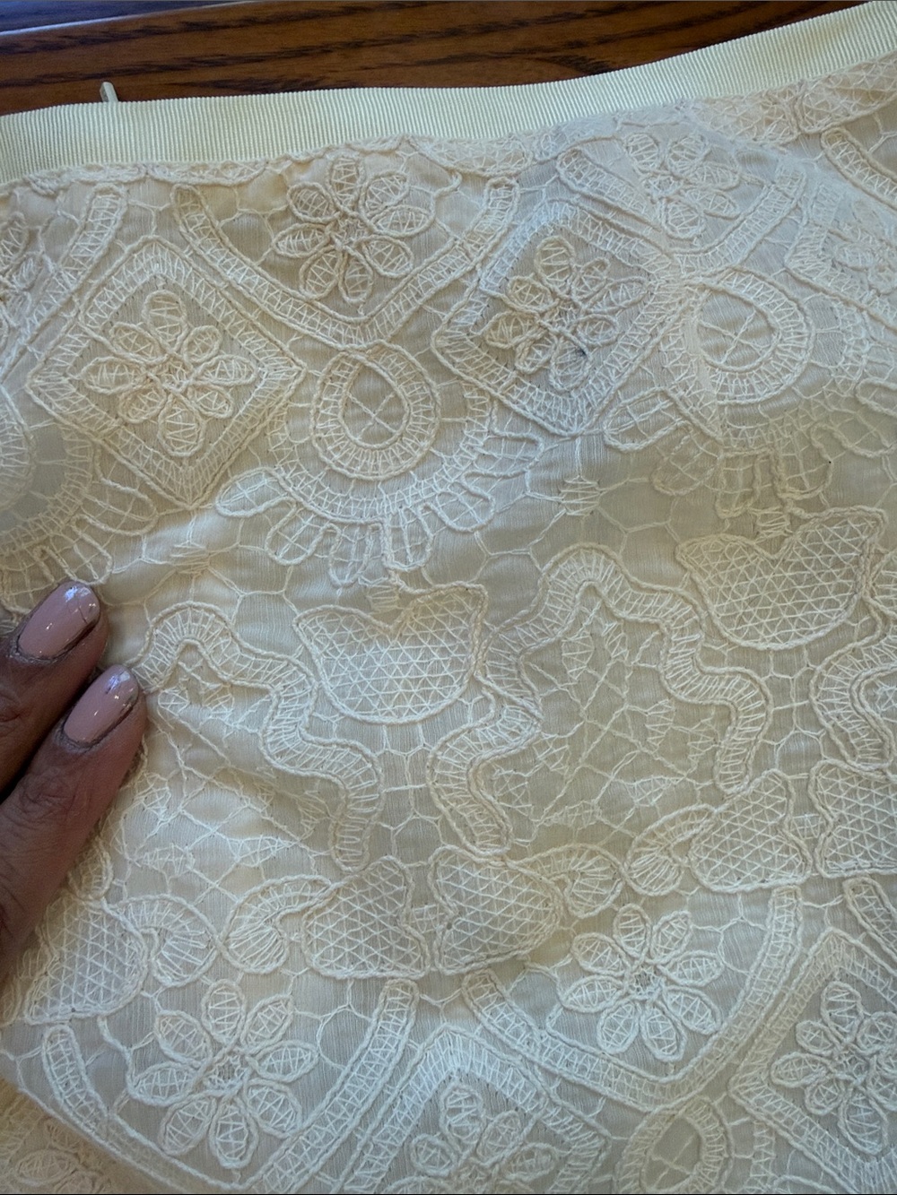 Tory Burch size small Elegant White Lace Pencil Skirt size 6 - Picture 2 of 9